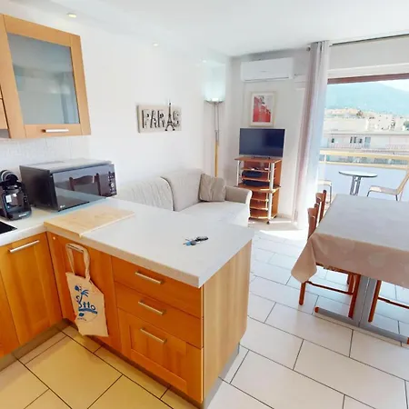 108c -studio Avec Terrasse Et Parking Proche *
